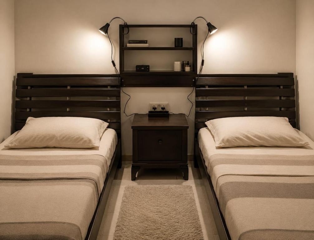 Twin bedroom